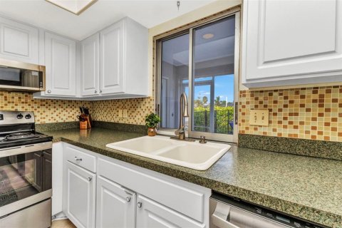 House in Punta Gorda, Florida 3 bedrooms, 125.98 sq.m. № 1634438 - photo 15