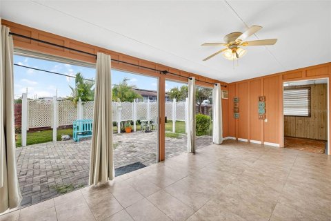 Villa ou maison à vendre à Sun City Center, Floride: 2 chambres, 129.88 m2 № 1911974 - photo 18