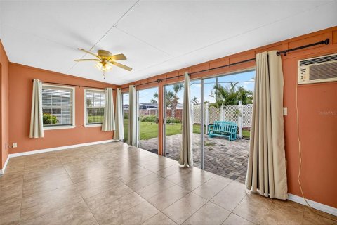 Villa ou maison à vendre à Sun City Center, Floride: 2 chambres, 129.88 m2 № 1911974 - photo 19