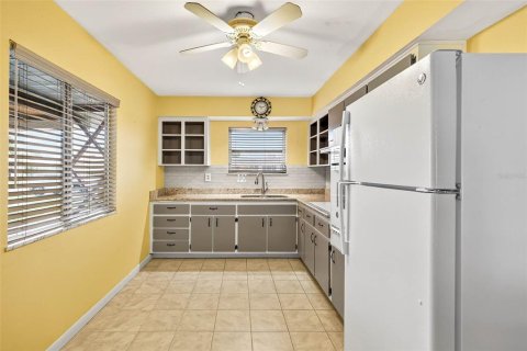 Villa ou maison à vendre à Sun City Center, Floride: 2 chambres, 129.88 m2 № 1911974 - photo 10