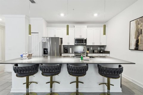 Touwnhouse à vendre à Kissimmee, Floride: 4 chambres, 176.7 m2 № 2433187 - photo 18