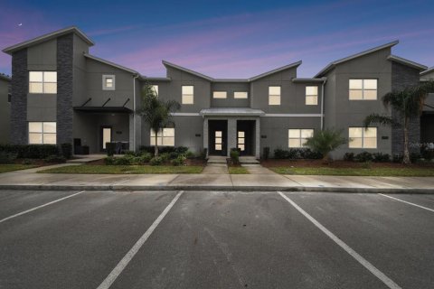 Touwnhouse à STOREY LAKE à Kissimmee, Floride 4 chambres, 176.7 m2 № 2433187