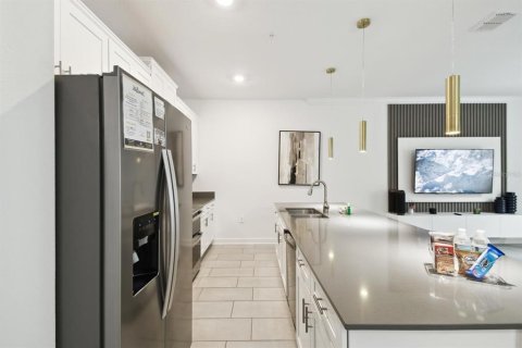 Touwnhouse à vendre à Kissimmee, Floride: 4 chambres, 176.7 m2 № 2433187 - photo 14
