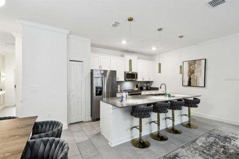 Touwnhouse à vendre à Kissimmee, Floride: 4 chambres, 176.7 m2 № 2433187 - photo 15