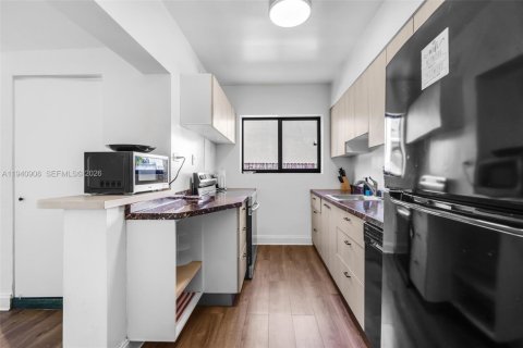 Casa en venta en Miami, Florida, 3 dormitorios, 154.4 m2 № 2062266 - foto 6