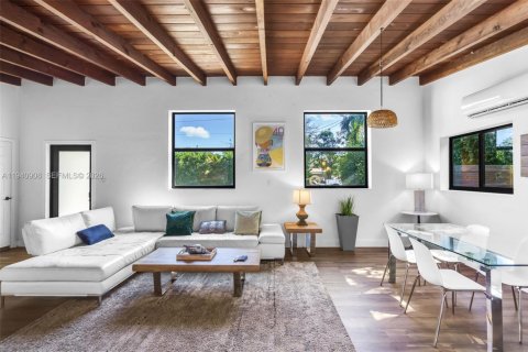 Casa en venta en Miami, Florida, 3 dormitorios, 154.4 m2 № 2062266 - foto 5