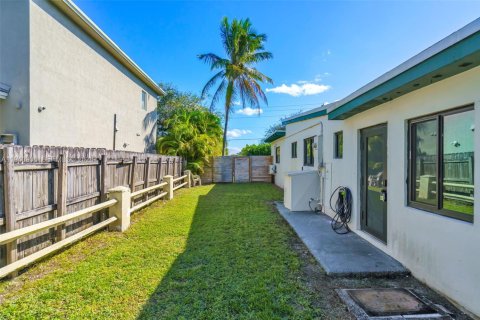 Casa en venta en Miami, Florida, 3 dormitorios, 154.4 m2 № 2062266 - foto 22