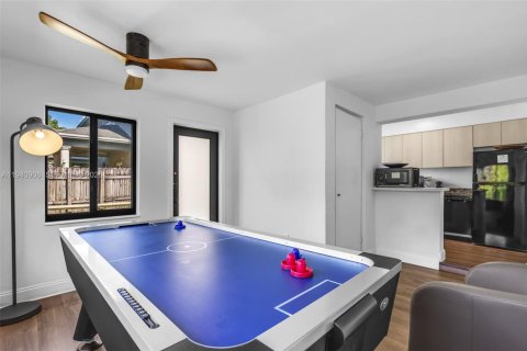 Casa en venta en Miami, Florida, 3 dormitorios, 154.4 m2 № 2062266 - foto 10
