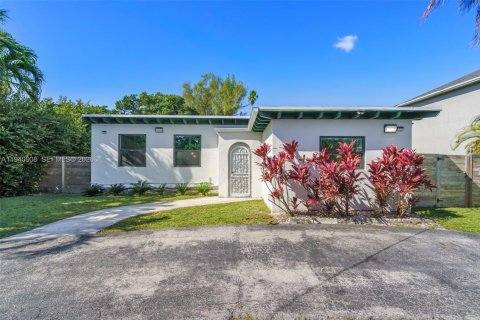Casa en venta en Miami, Florida, 3 dormitorios, 154.4 m2 № 2062266 - foto 11