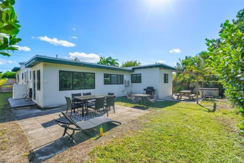 Casa en venta en Miami, Florida, 3 dormitorios, 154.4 m2 № 2062266 - foto 24