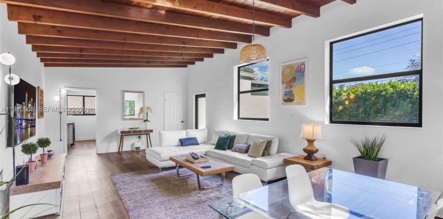 Casa en Miami, Florida 3 dormitorios, 154.4 m2 № 2062266