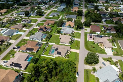 Casa en venta en Port Charlotte, Florida, 3 dormitorios, 187.38 m2 № 2381230 - foto 9