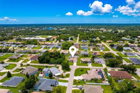Casa en venta en Port Charlotte, Florida, 3 dormitorios, 187.38 m2 № 2381230 - foto 11