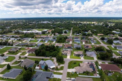 Casa en venta en Port Charlotte, Florida, 3 dormitorios, 187.38 m2 № 2381230 - foto 2