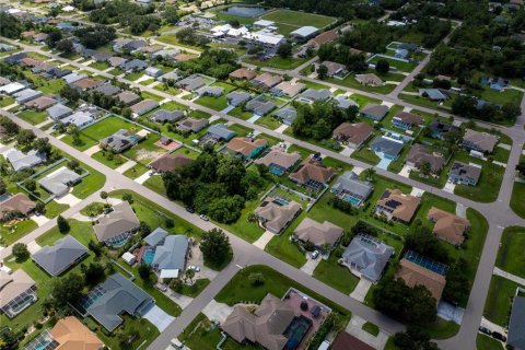 Casa en venta en Port Charlotte, Florida, 3 dormitorios, 187.38 m2 № 2381230 - foto 4