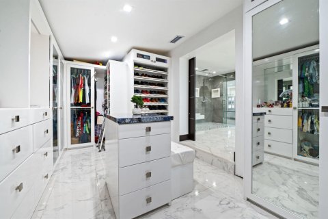 Villa ou maison à vendre à Miami, Floride: 6 chambres, 442.03 m2 № 2146436 - photo 21