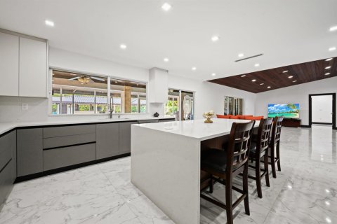 Villa ou maison à vendre à Miami, Floride: 6 chambres, 442.03 m2 № 2146436 - photo 16