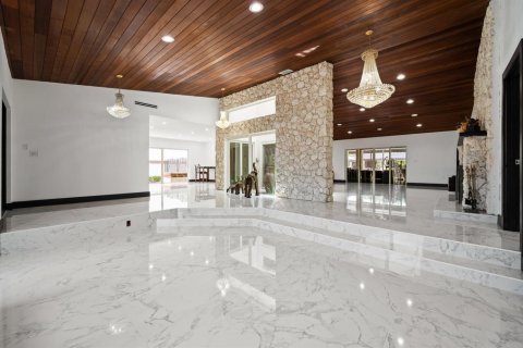 Villa ou maison à vendre à Miami, Floride: 6 chambres, 442.03 m2 № 2146436 - photo 8
