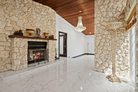 Villa ou maison à vendre à Miami, Floride: 6 chambres, 442.03 m2 № 2146436 - photo 12