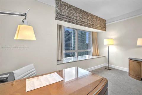 Снять в аренду кондоминиум в Майами, Флорида 2 спальни, 162.3м2, № 2035075 - фото 20