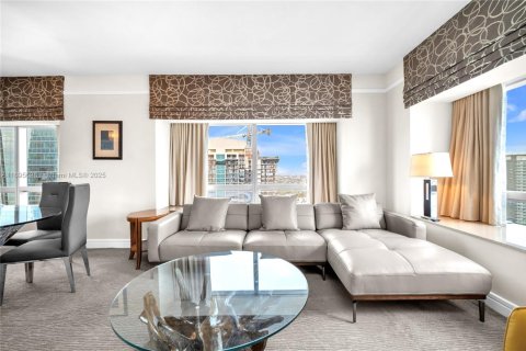 Снять в аренду кондоминиум в Майами, Флорида 2 спальни, 162.3м2, № 2035075 - фото 8