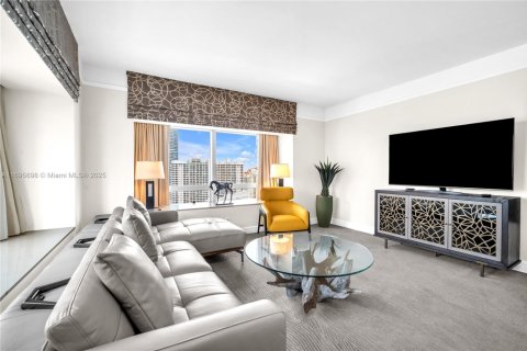 Снять в аренду кондоминиум в Майами, Флорида 2 спальни, 162.3м2, № 2035075 - фото 10