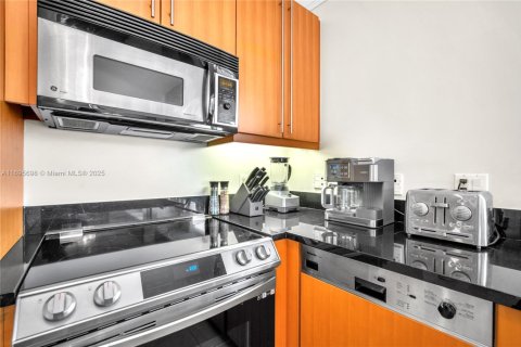 Снять в аренду кондоминиум в Майами, Флорида 2 спальни, 162.3м2, № 2035075 - фото 15