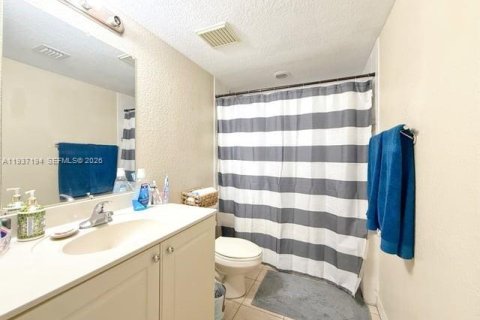 Condo in Cutler Bay, Florida, 2 bedrooms  № 1995086 - photo 9