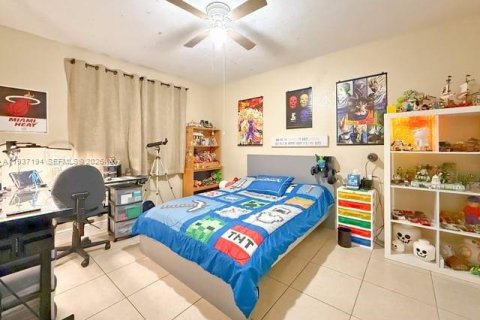 Condo in Cutler Bay, Florida, 2 bedrooms  № 1995086 - photo 8