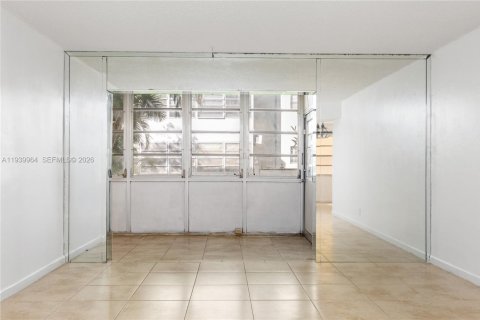 Copropriété à vendre à Lauderdale Lakes, Floride: 2 chambres, 102.38 m2 № 1998819 - photo 24