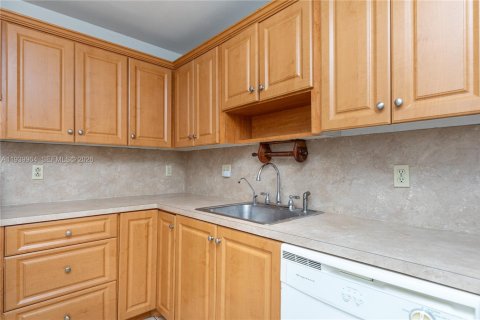 Copropriété à vendre à Lauderdale Lakes, Floride: 2 chambres, 102.38 m2 № 1998819 - photo 11