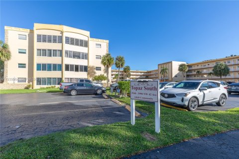 Copropriété à vendre à Lauderdale Lakes, Floride: 2 chambres, 102.38 m2 № 1998819 - photo 25