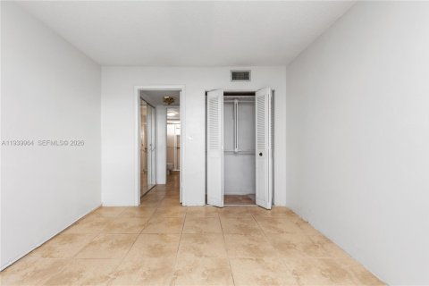 Copropriété à vendre à Lauderdale Lakes, Floride: 2 chambres, 102.38 m2 № 1998819 - photo 13