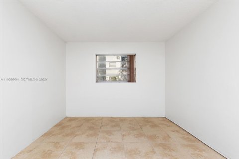 Copropriété à vendre à Lauderdale Lakes, Floride: 2 chambres, 102.38 m2 № 1998819 - photo 4