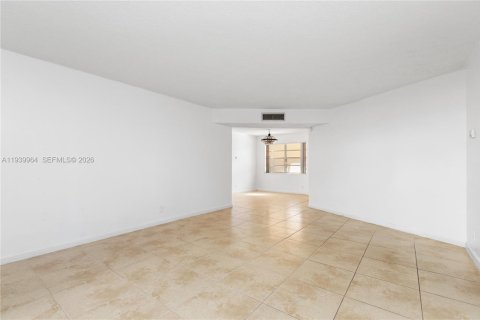 Copropriété à vendre à Lauderdale Lakes, Floride: 2 chambres, 102.38 m2 № 1998819 - photo 7