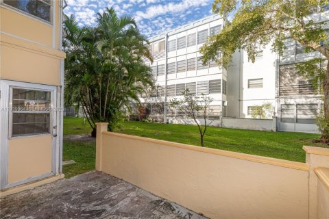 Copropriété à vendre à Lauderdale Lakes, Floride: 2 chambres, 102.38 m2 № 1998819 - photo 28