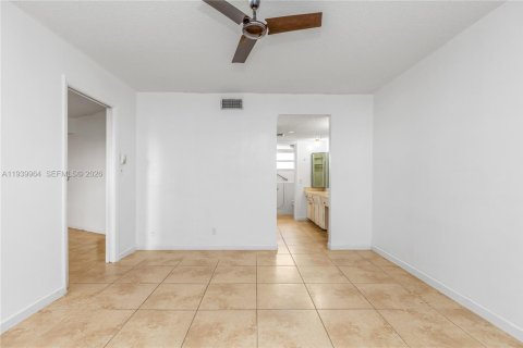 Copropriété à vendre à Lauderdale Lakes, Floride: 2 chambres, 102.38 m2 № 1998819 - photo 17