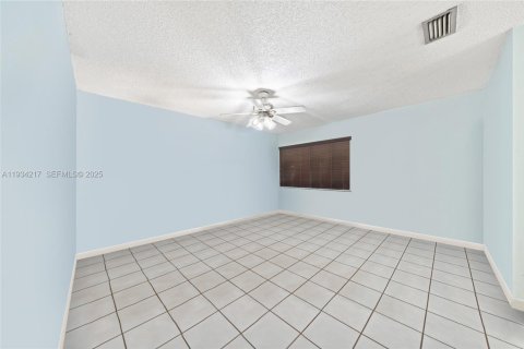 Купить виллу или дом в Майами, Флорида 3 спальни, 151.8м2, № 1992548 - фото 12