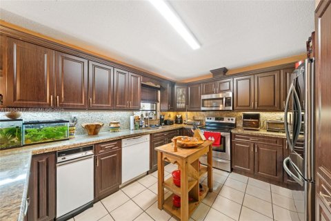 Купить виллу или дом в Майами, Флорида 3 спальни, 151.8м2, № 1992548 - фото 9