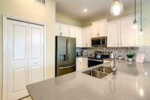 Condominio en alquiler en Davenport, Florida, 2 dormitorios, 128.95 m2 № 1901783 - foto 9