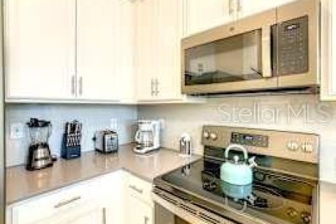 Condominio en alquiler en Davenport, Florida, 2 dormitorios, 128.95 m2 № 1901783 - foto 13
