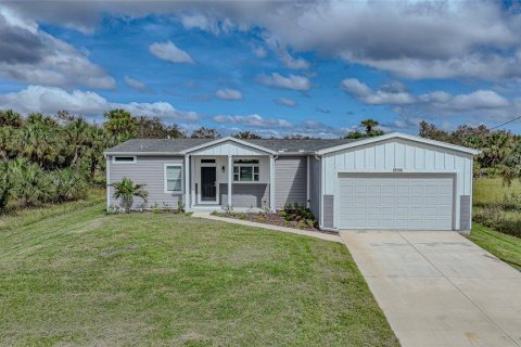 House in Port Charlotte, Florida 3 bedrooms, 167.22 sq.m. № 1410999 - photo 1