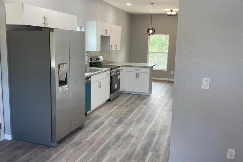House in Punta Gorda, Florida 2 bedrooms, 104.79 sq.m. № 1881102 - photo 3