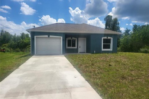 House in Punta Gorda, Florida 2 bedrooms, 104.79 sq.m. № 1881102 - photo 1
