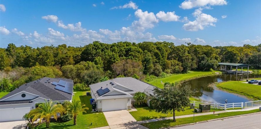 Casa en Kissimmee, Florida 4 dormitorios, 169.55 m2 № 2385735