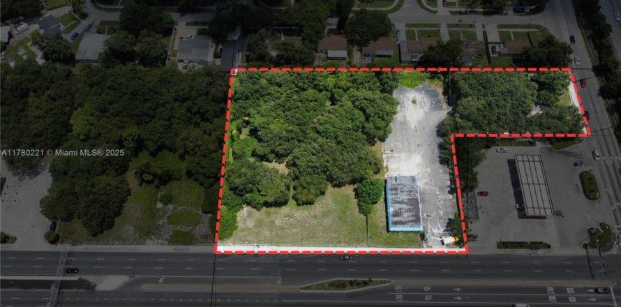 Commercial property in Miami Gardens, Florida № 1895485