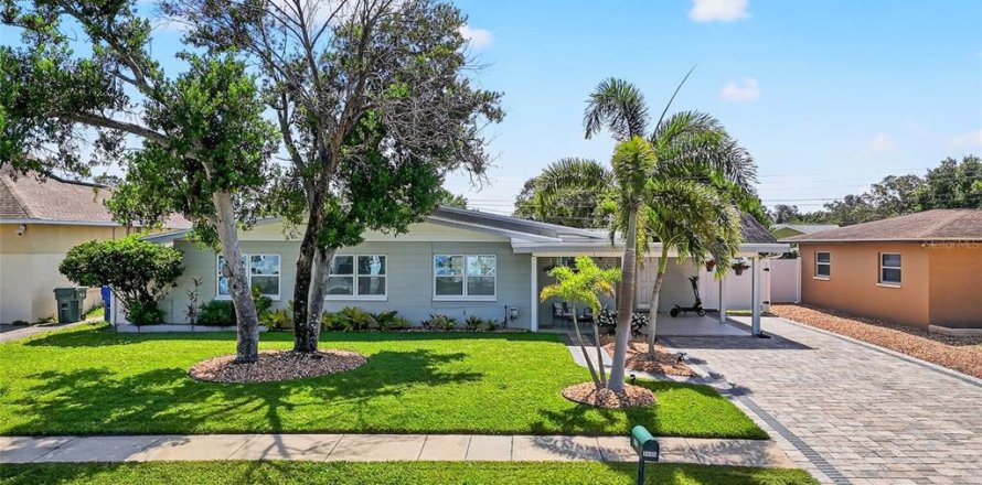 House in Largo, Florida 3 bedrooms, 93.65 sq.m. № 1847165