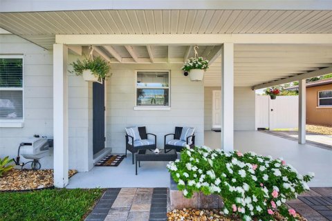 House in Largo, Florida 3 bedrooms, 93.65 sq.m. № 1847165 - photo 12