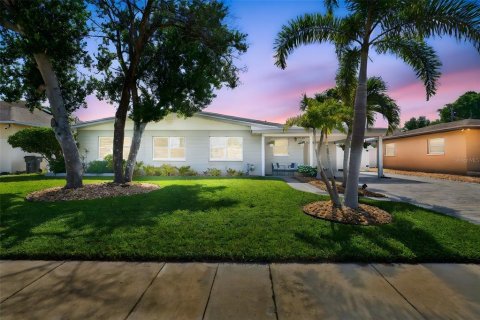 House in Largo, Florida 3 bedrooms, 93.65 sq.m. № 1847165 - photo 9