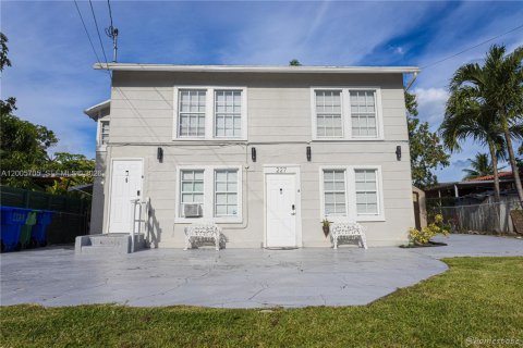 House in Miami, Florida 2 bedrooms, 62.8 sq.m. № 2069670 - photo 16